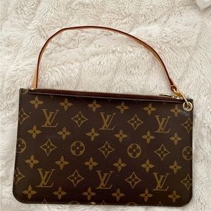 LOUIS VUITTON Monogram Pochette